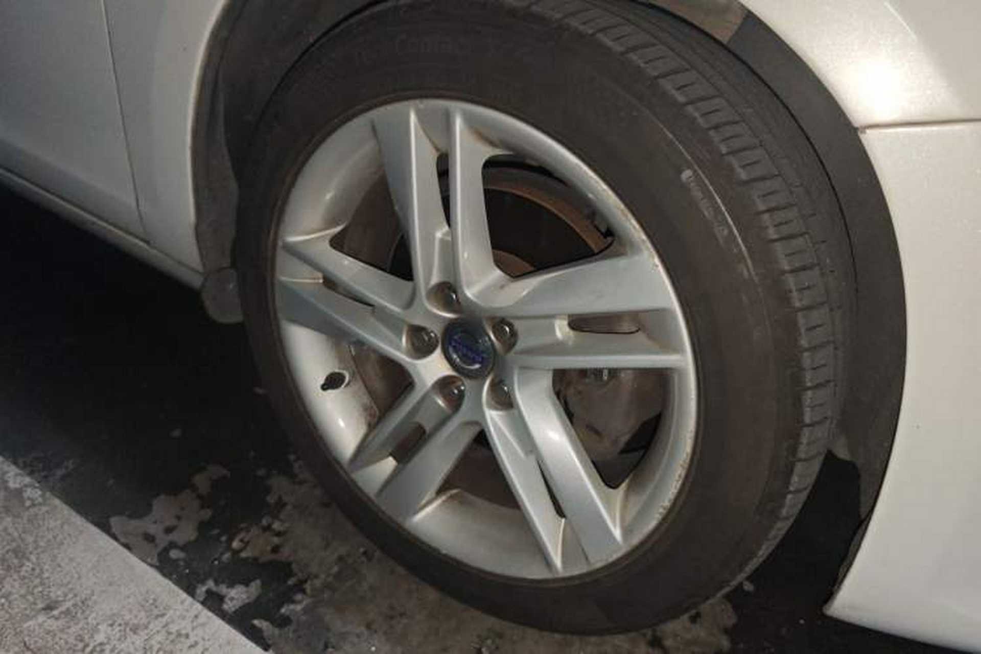 Used Volvo S60 2015 S60L T5 Intelligent Drive Edition Right Front Wheel Hub