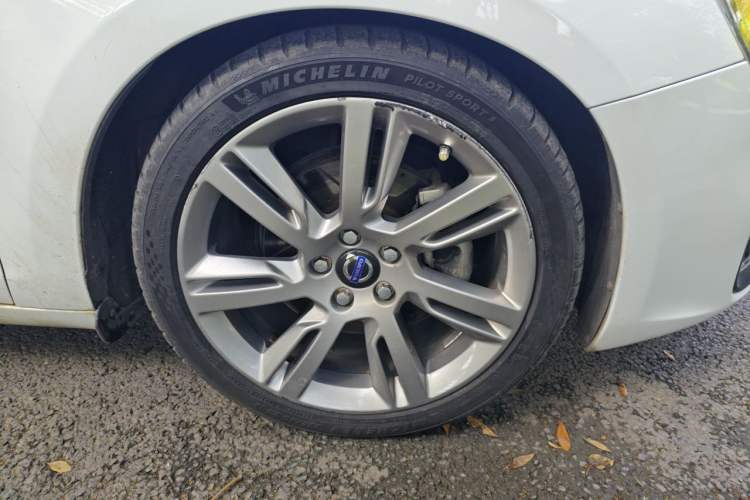 Used Volvo S60 2015 S60L T5 Intelligent Drive Edition Right Front Wheel Hub