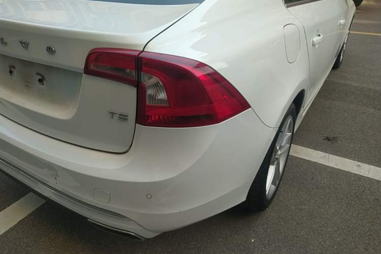 Used Volvo S60 2015 S60L T5 Intelligent Drive Edition Right Rear Taillight