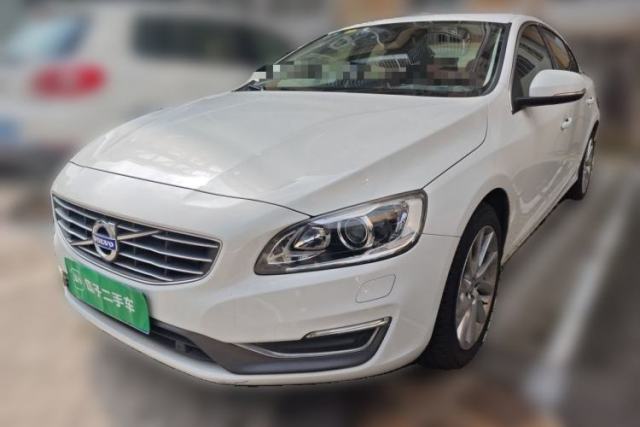 Volvo S60 2015 S60L 2.0T Zhiyuan Edition с пробегом