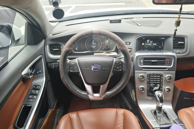 Used Volvo S60 2015 S60L 2.0T Zhiyuan Edition Steering Wheel