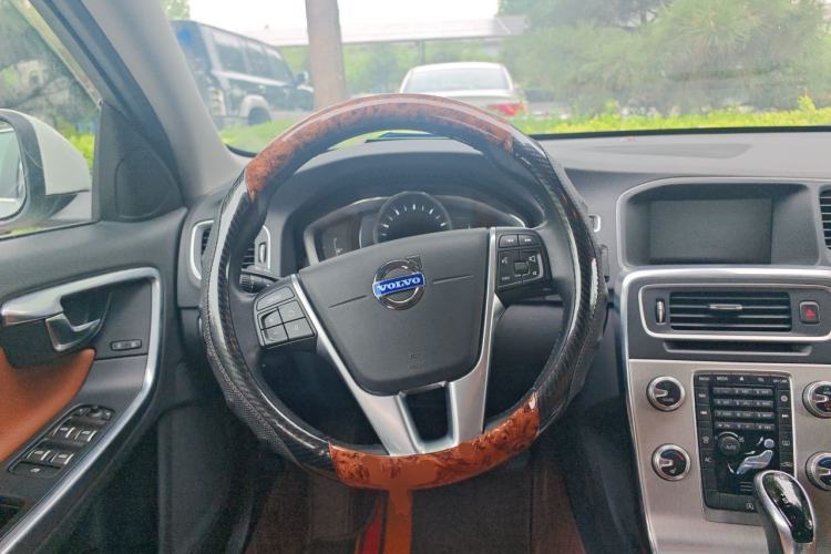 Used Volvo S60 2015 S60L 2.0T Zhiyuan Edition Steering Wheel