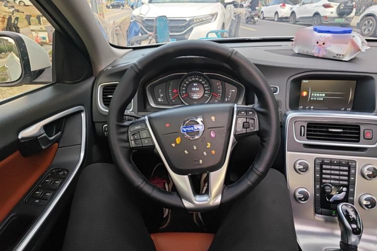 Used Volvo S60 2015 S60L 2.0T Zhiyuan Edition Steering Wheel