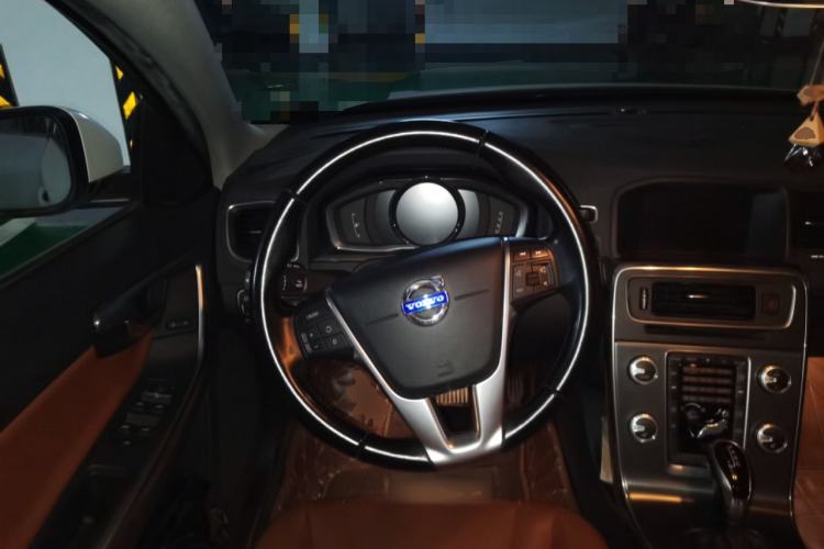 Used Volvo S60 2015 S60L T5 Intelligent Drive Edition Steering Wheel