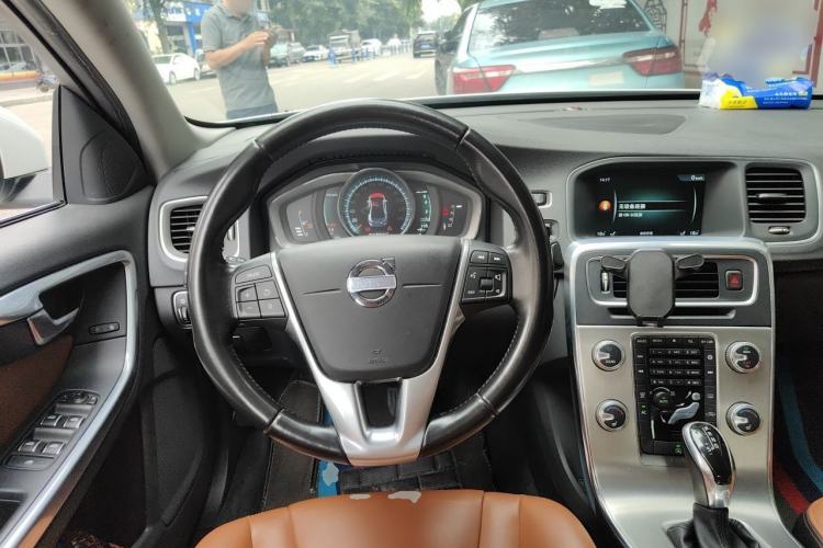 Used Volvo S60 2015 S60L 2.0T Zhiyuan Edition Steering Wheel