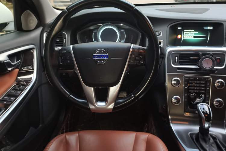 Used Volvo S60 2015 S60L T5 Intelligent Drive Edition Steering Wheel