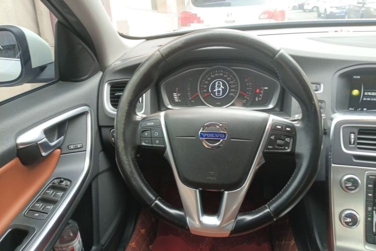 Used Volvo S60 2015 S60L 2.0T Zhiyuan Edition Steering Wheel