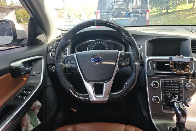 Used Volvo S60 2015 S60L T5 Intelligent Drive Edition Steering Wheel