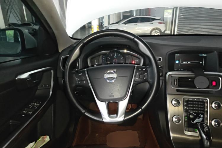 Used Volvo S60 2015 S60L T5 Intelligent Drive Edition Steering Wheel