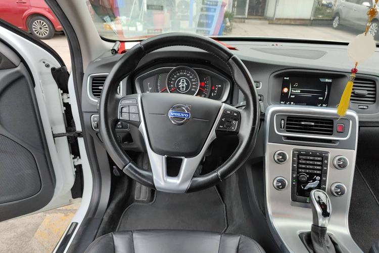 Used Volvo S60 2015 S60L 2.0T Zhiyuan Edition Steering Wheel