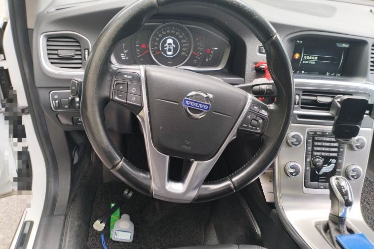 Used Volvo S60 2015 S60L 2.0T Zhiyuan Edition Steering Wheel