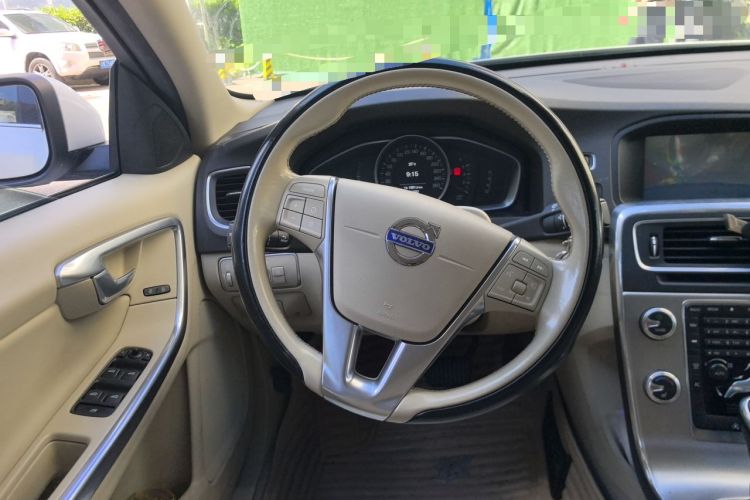 Used Volvo S60 2015 S60L 2.0T Zhiyuan Edition Steering Wheel