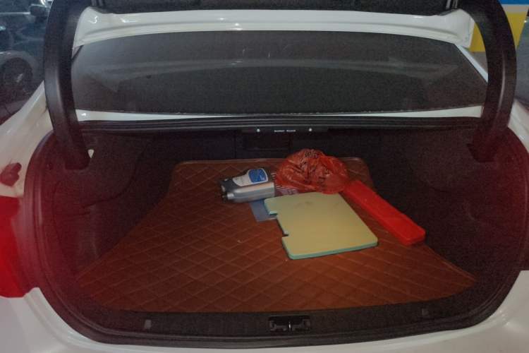 Used Volvo S60 2015 S60L 2.0T Zhiyuan Edition Trunk