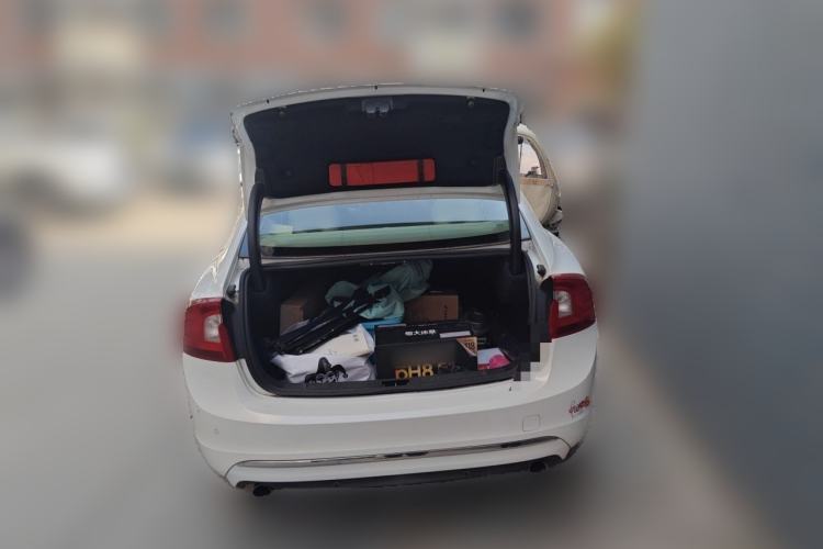 Used Volvo S60 2015 S60L 2.0T Zhiyuan Edition Trunk