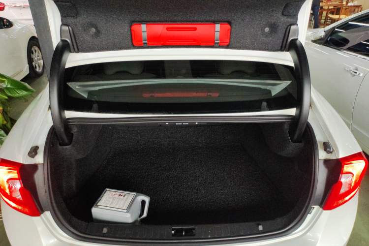 Used Volvo S60 2015 S60L 2.0T Zhiyuan Edition Trunk