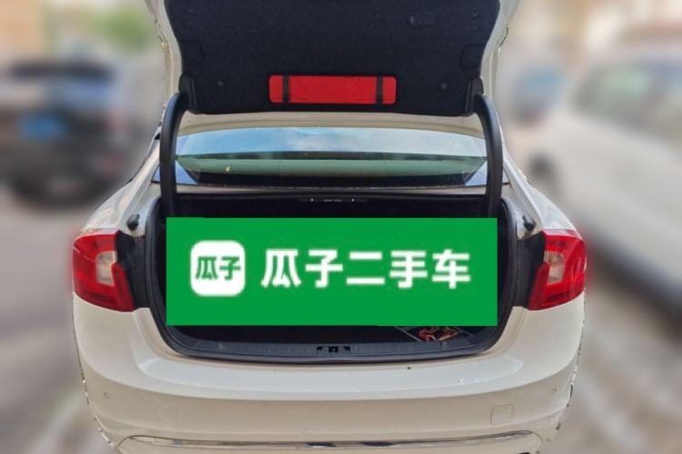 Used Volvo S60 2015 S60L 2.0T Zhiyuan Edition Trunk