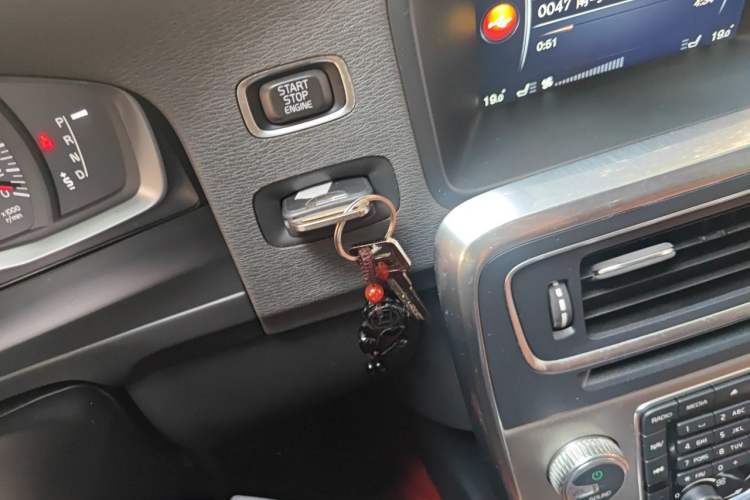 Used Volvo S60 2015 S60L 2.0T Zhiyuan Edition Vehicle Key