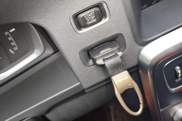 Used Volvo S60 2015 S60L 2.0T Zhiyuan Edition Vehicle Key