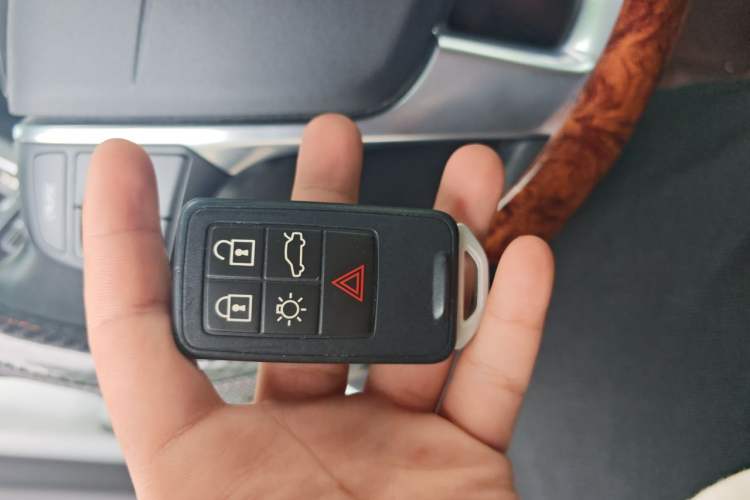 Used Volvo S60 2015 S60L 2.0T Zhiyuan Edition Vehicle Key