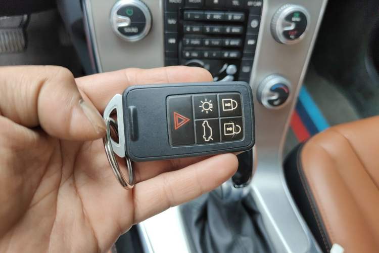 Used Volvo S60 2015 S60L 2.0T Zhiyuan Edition Vehicle Key