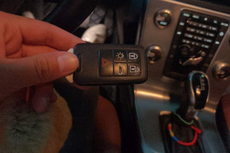 Used Volvo S60 2015 S60L 2.0T Zhiyuan Edition Vehicle Key