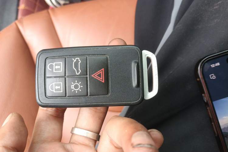 Used Volvo S60 2015 S60L 2.0T Zhiyuan Edition Vehicle Key