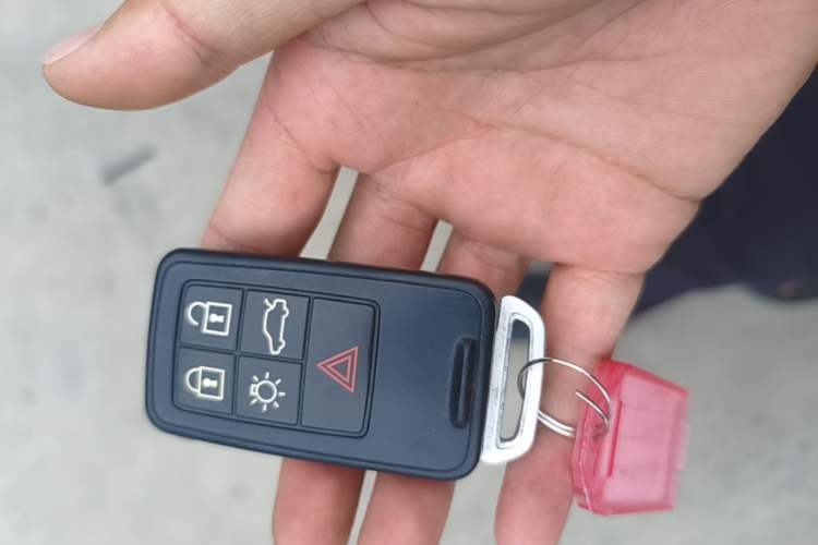 Used Volvo S60 2015 S60L 2.0T Zhiyuan Edition Vehicle Key