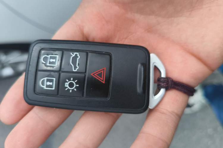 Used Volvo S60 2015 S60L 2.0T Zhiyuan Edition Vehicle Key