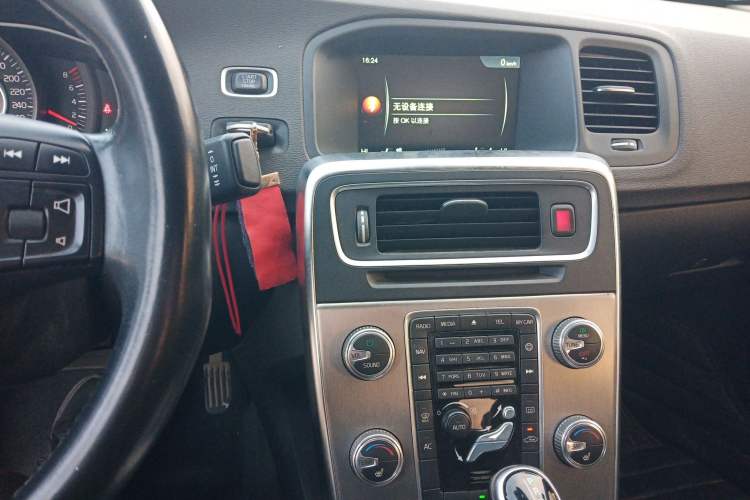 Used Volvo S60 2015 S60L 2.0T Zhiyuan Edition Audio And AC Panel