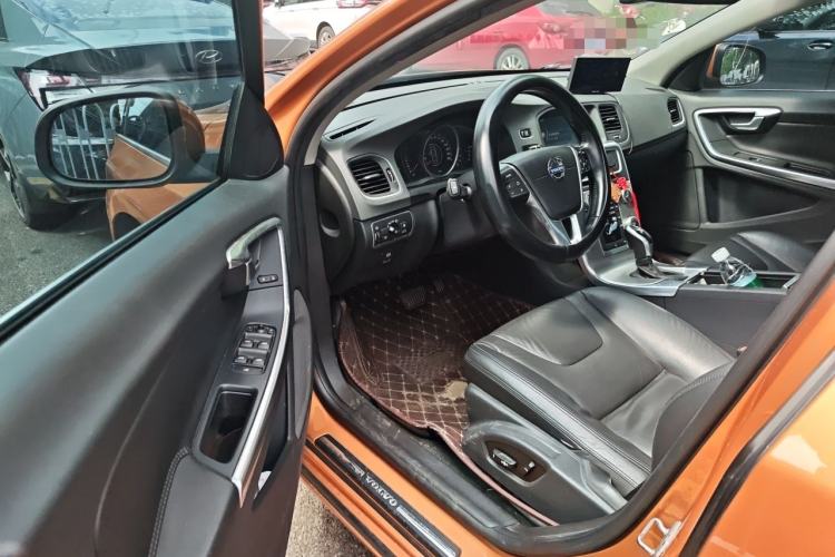 Used Volvo S60 2015 S60L 2.0T Zhiyuan Edition Driver Seat