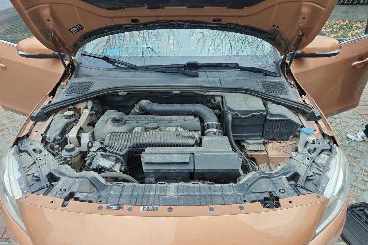 Used Volvo S60 2015 S60L T5 Zhiyue Edition Engine Bay