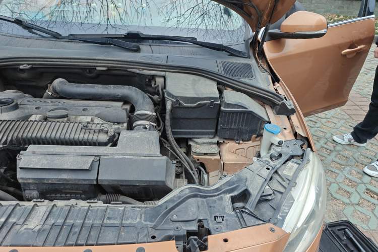 Used Volvo S60 2015 S60L T5 Zhiyue Edition Engine Bay Left