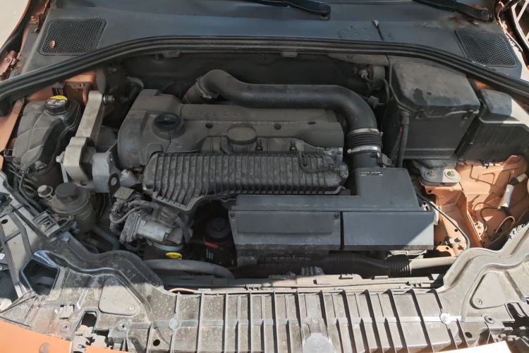 Used Volvo S60 2015 S60L 2.0T Zhiyuan Edition Engine Bay