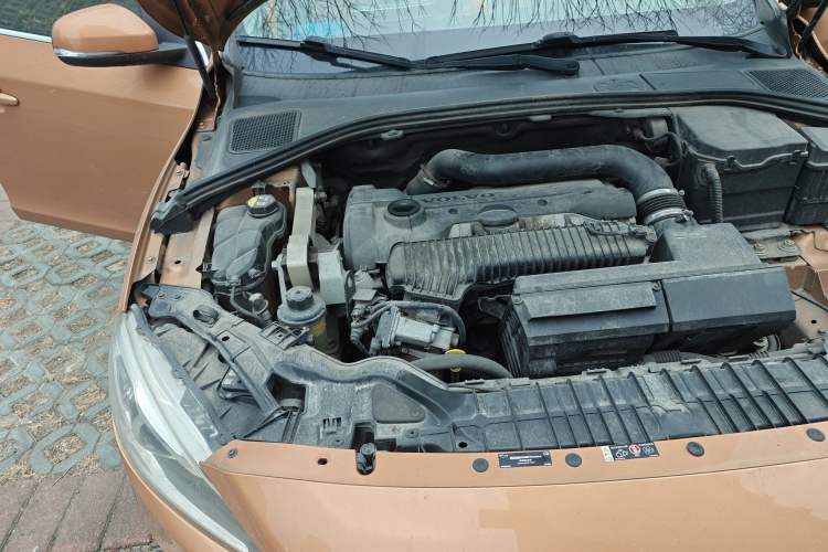 Used Volvo S60 2015 S60L T5 Zhiyue Edition Engine Bay Right