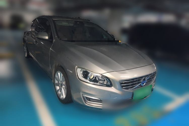 Used Volvo S60 2015 S60L 2.0T Zhiyuan Edition Front Right 45 Deg