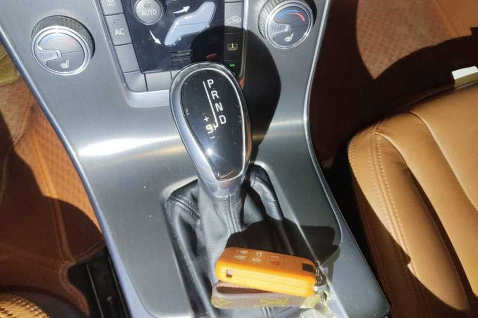 Used Volvo S60 2015 S60L T5 Intelligent Drive Edition Gear Lever
