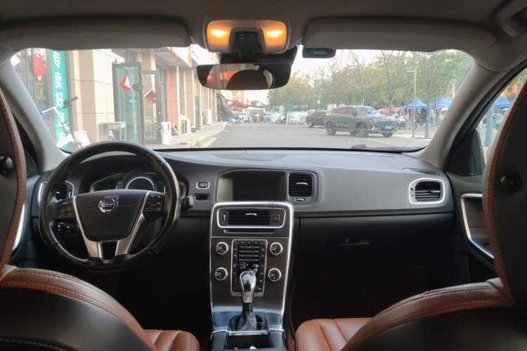 Used Volvo S60 2015 S60L T5 Intelligent Drive Edition Headliner
