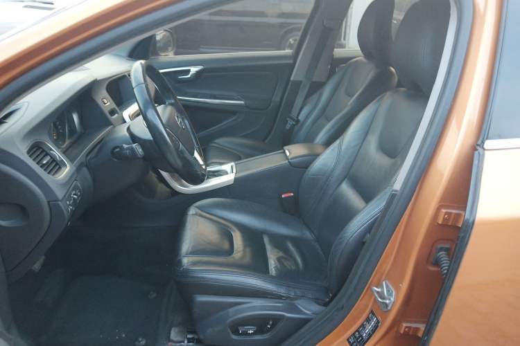 Used Volvo S60 2015 S60L 2.0T Zhiyuan Edition Left Front Seat