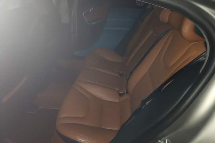 Used Volvo S60 2015 S60L 2.0T Zhiyuan Edition Left Rear Seat