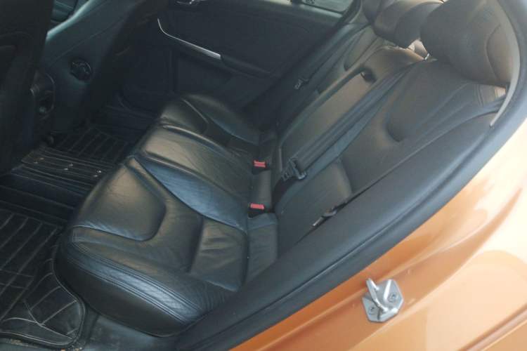 Used Volvo S60 2015 S60L 2.0T Zhiyuan Edition Left Rear Seat