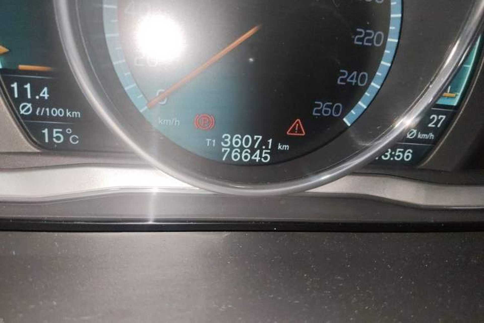 Used Volvo S60 2015 S60L T5 Intelligent Drive Edition Odometer Close Up
