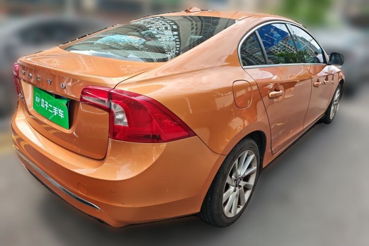 Used Volvo S60 2015 S60L 2.0T Zhiyuan Edition Rear Right 45 Deg