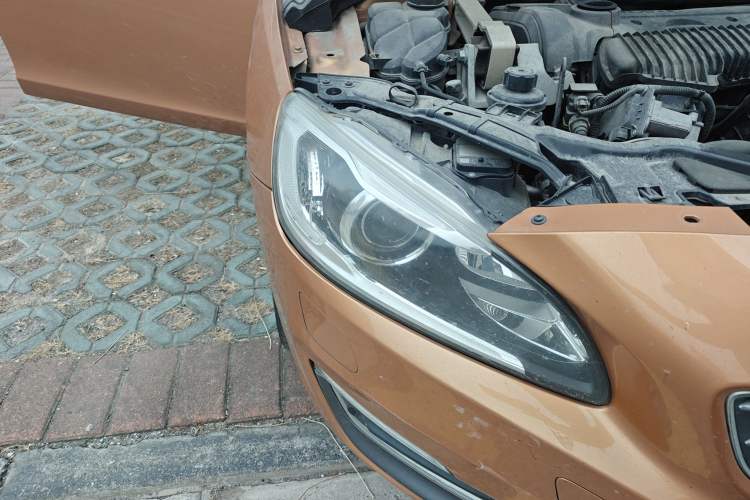 Used Volvo S60 2015 S60L T5 Zhiyue Edition Right Front Headlight