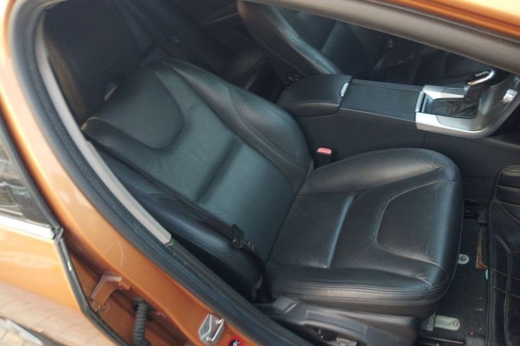 Used Volvo S60 2015 S60L 2.0T Zhiyuan Edition Right Front Seat