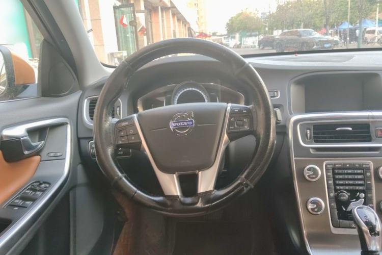 Used Volvo S60 2015 S60L T5 Intelligent Drive Edition Steering Wheel