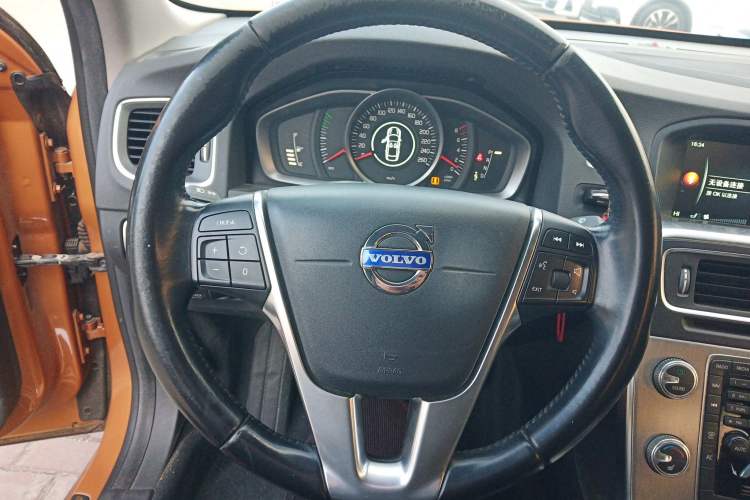 Used Volvo S60 2015 S60L 2.0T Zhiyuan Edition Steering Wheel