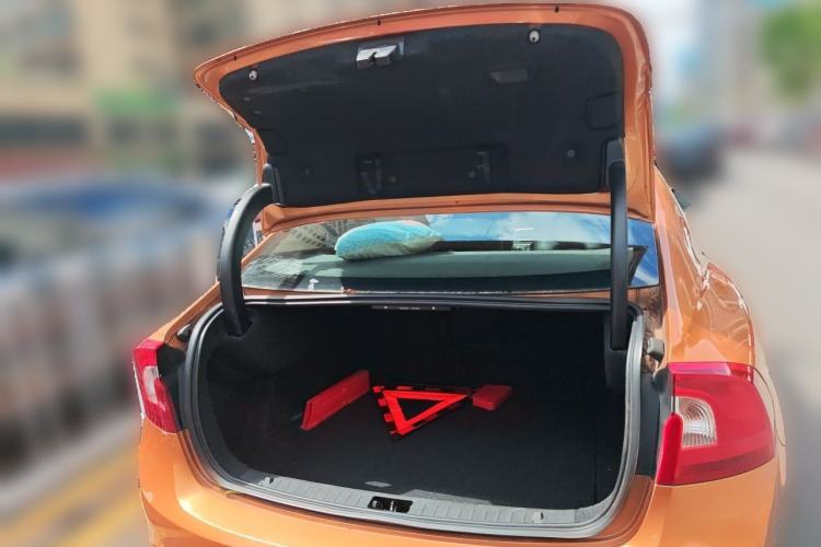Used Volvo S60 2015 S60L 2.0T Zhiyuan Edition Trunk