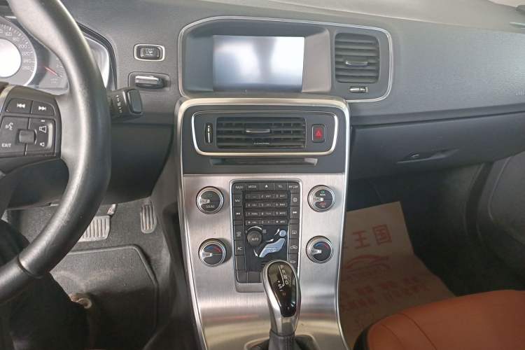 Used Volvo S60 2016 S60L T3 Smart Drive Edition Audio And AC Panel