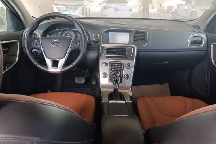 Used Volvo S60 2016 S60L T3 Smart Drive Edition Center Console