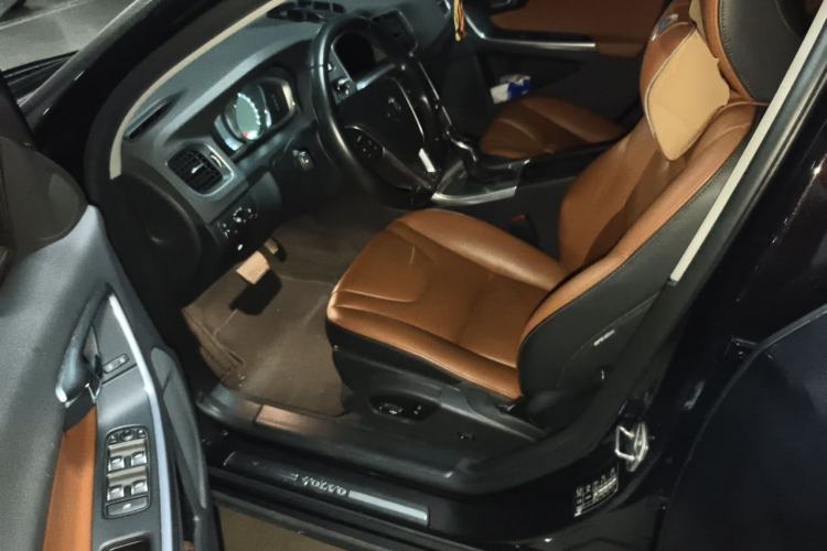 Used Volvo S60 2016 S60L T4 Zhiyuan Edition Driver Seat